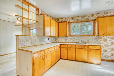 3895 Kencrest Avenue — photo 5