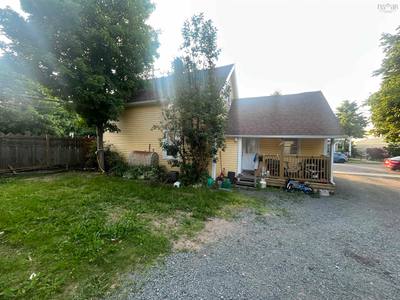 120 College Street — photo 5