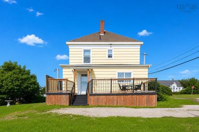 32 Fraser Avenue — photo 5