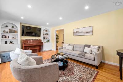 22 Northcliffe Lane — photo 3