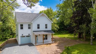 496 Highland Avenue — photo 2