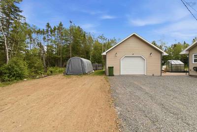 19 Robyn Drive — photo 3