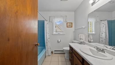 18 Flagstone Drive — photo 3