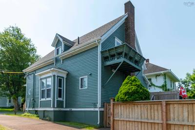 453 Pleasant Street — photo 2