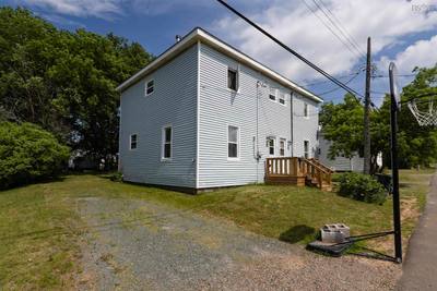 18-20 Christie Street — photo 2