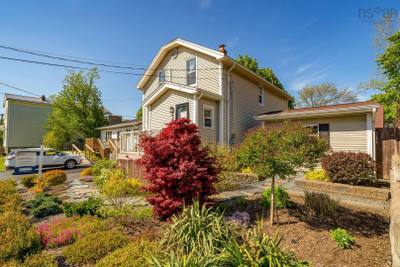 8 Eaton Avenue — photo 2