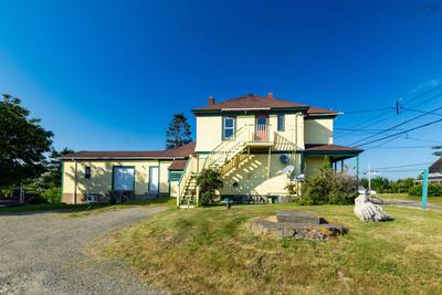 1813 Highway 1 — photo 3