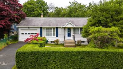 17 Forward Avenue — photo 2