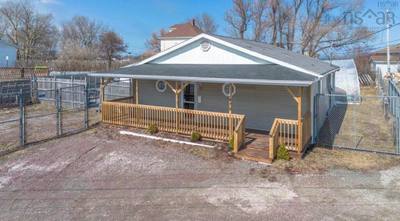 3479 Plummer Avenue — photo 2