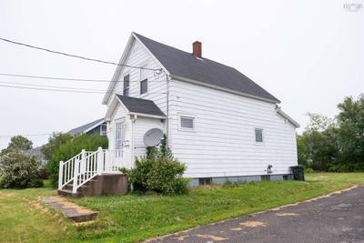 31 Hickman Street — photo 3