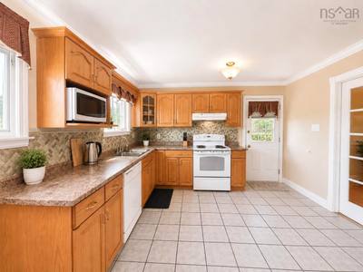 136 Flying Cloud Drive — photo 3