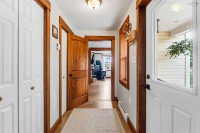 805 Bligh Road — photo 8