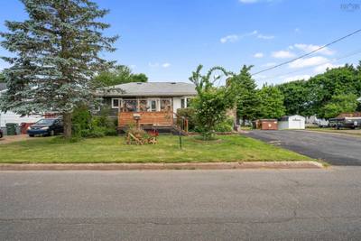 16 Rogers Avenue — photo 4