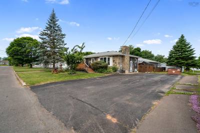 16 Rogers Avenue — photo 5