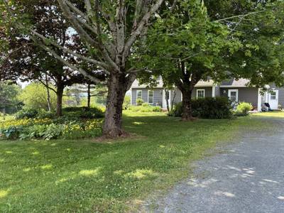 21 Croweland Drive — photo 2
