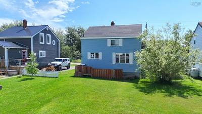 31 Hillcrest Street — photo 3