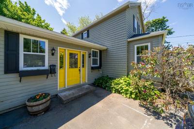 16 Lawnwood Avenue — photo 2