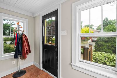 16 Lawnwood Avenue — photo 4