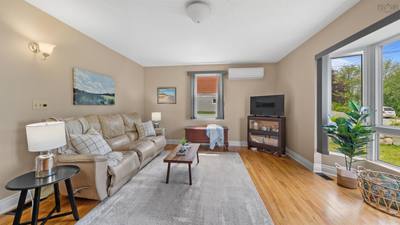 14 Birchfield Crescent — photo 2