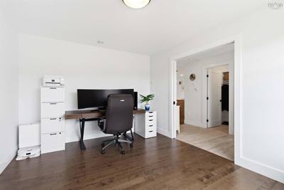 16 Hamilton Drive — photo 3
