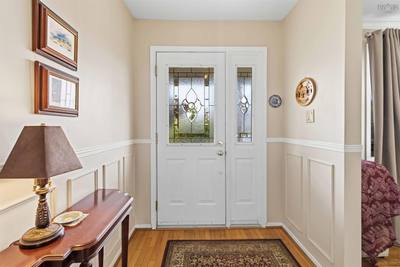 12 Briarlynn Crescent — photo 3