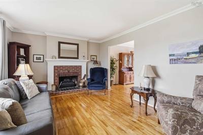 12 Briarlynn Crescent — photo 4