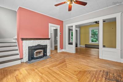 475 Albert Street — photo 3
