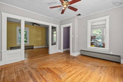 475 Albert Street — photo 4