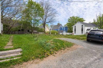 111 Lunenburg, Nova Scotia Street — photo 4