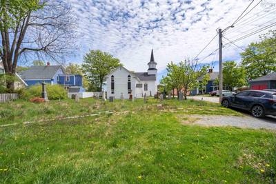 111 Lunenburg, Nova Scotia Street — photo 5