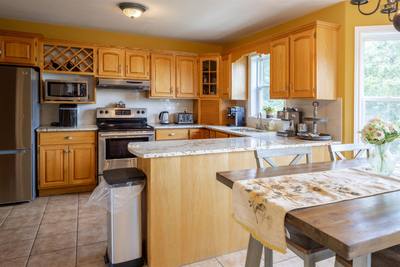 28 Hillview Drive — photo 3