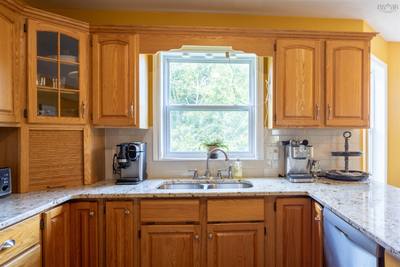 28 Hillview Drive — photo 6