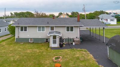 769 Heelan Street — photo 4