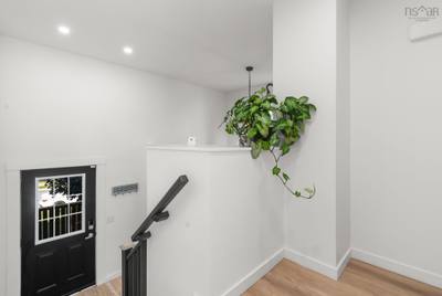 51 Capstone Crescent — photo 5