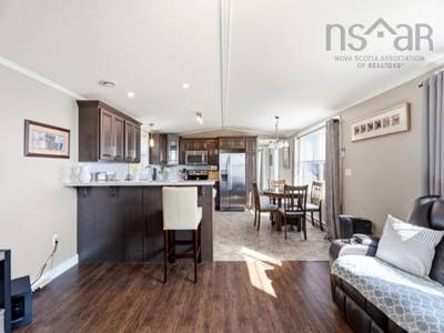 1031 West Bay Road — photo 8