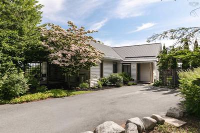 25 Eastwind Drive — photo 3