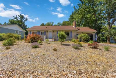 46 Campbell Avenue — photo 3
