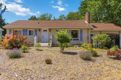 46 Campbell Avenue — photo 4