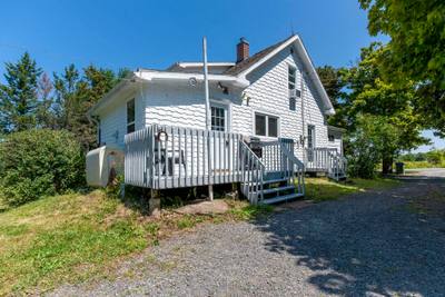 1215 Ridge Road — photo 2