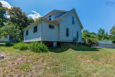 1215 Ridge Road — photo 4
