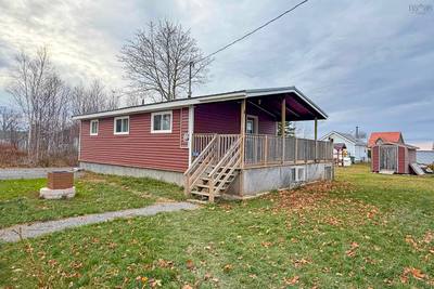 208 Jackson Point Road — photo 2