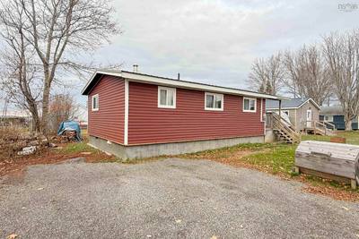 208 Jackson Point Road — photo 3