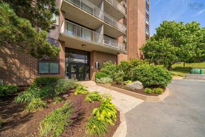 5572 North Ridge Road #PH6 — photo 3