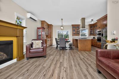 819 Bissett Road — photo 6