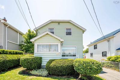 3360 Albert Street — photo 2