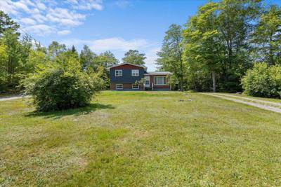 637 Woodlawn Drive — photo 2