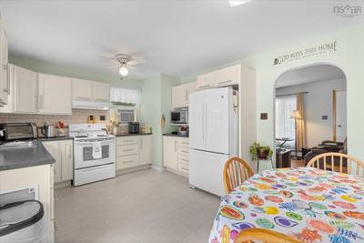 637 Woodlawn Drive — photo 5