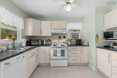637 Woodlawn Drive — photo 6
