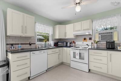637 Woodlawn Drive — photo 7