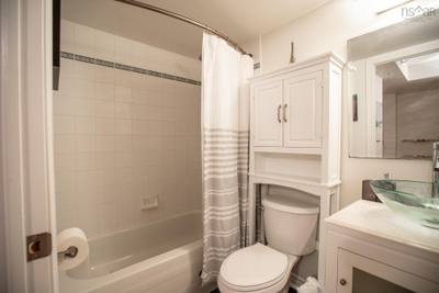 1041 Wellington Street #204 — photo 3